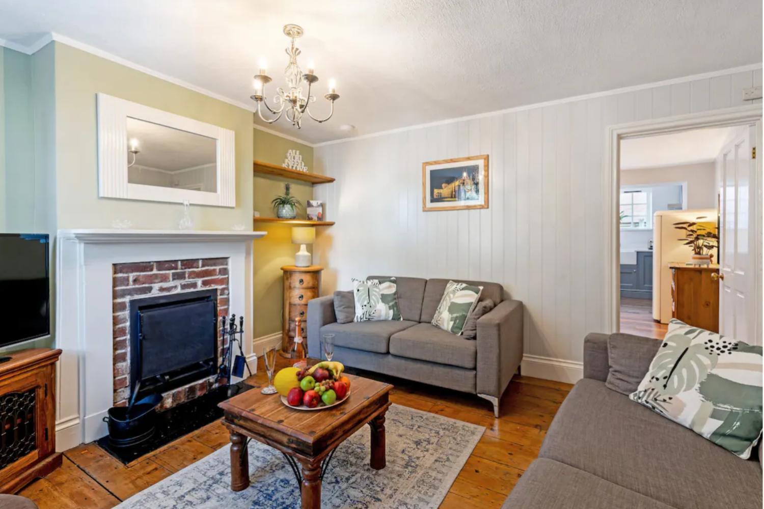 2 Bedrooms Stunning Westgate Cottage Retreat, Central Winchester, Free On-Street Parking Permit, With Garden Close To Cathedral - Sleeps 6, Pets Are Welcome, Summer Special Offer! - By Blue Puffin Stays Dış mekan fotoğraf