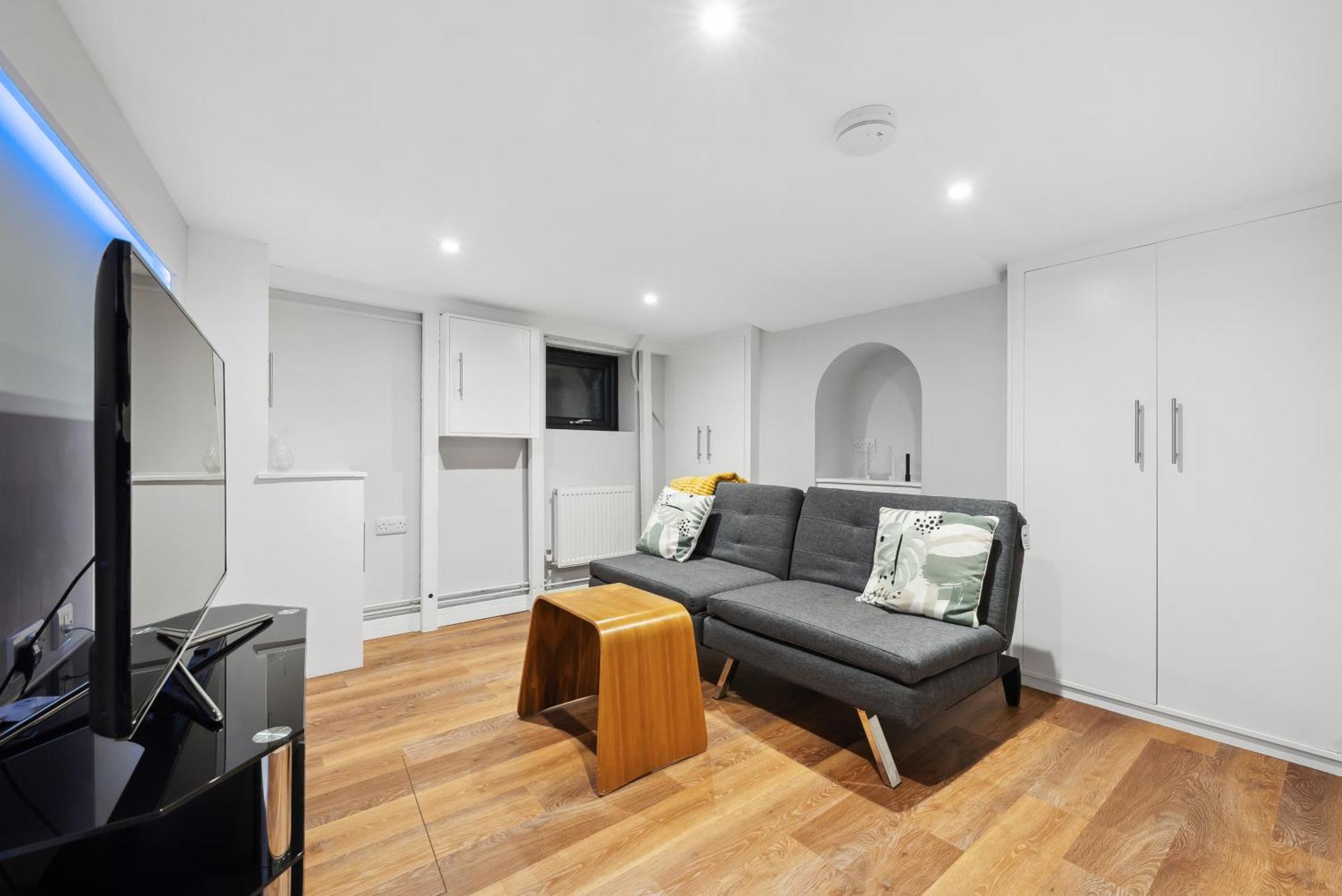 2 Bedrooms Stunning Westgate Cottage Retreat, Central Winchester, Free On-Street Parking Permit, With Garden Close To Cathedral - Sleeps 6, Pets Are Welcome, Summer Special Offer! - By Blue Puffin Stays Dış mekan fotoğraf