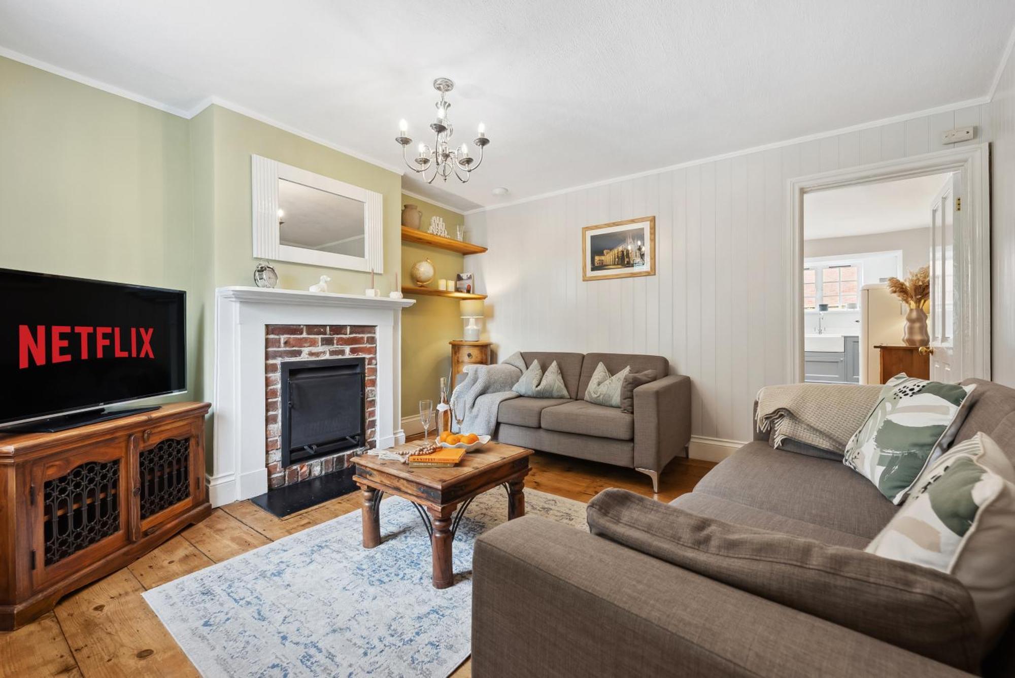 2 Bedrooms Stunning Westgate Cottage Retreat, Central Winchester, Free On-Street Parking Permit, With Garden Close To Cathedral - Sleeps 6, Pets Are Welcome, Summer Special Offer! - By Blue Puffin Stays Dış mekan fotoğraf