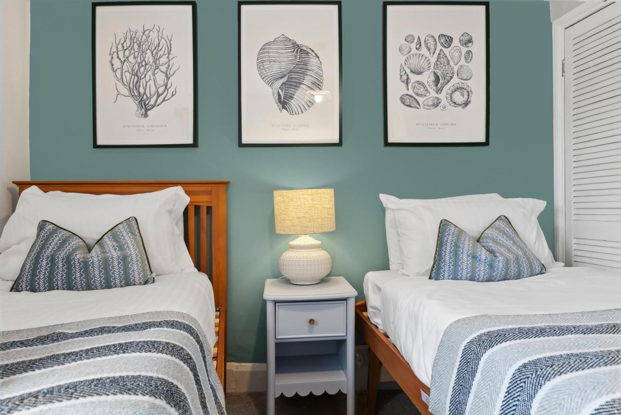 2 Bedrooms Stunning Westgate Cottage Retreat, Central Winchester, Free On-Street Parking Permit, With Garden Close To Cathedral - Sleeps 6, Pets Are Welcome, Summer Special Offer! - By Blue Puffin Stays Dış mekan fotoğraf